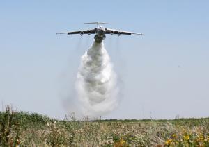 Авиация Минобороны наращивает усилия по тушению лесных пожаров в Иркутской области и Бурятии (Министерство обороны РФ)