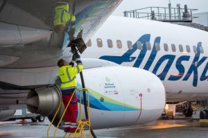 Alaska Airlines выполнила первый рейс на опилках (Рамблер новости)