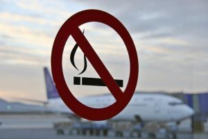 Представители аэропортов считают отсутствие курилок в зонах вылета угрозой безопасности (РИАМО)