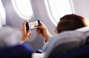 Пилоты назвали возможную причину запрета телефонов на борту (Lenta.Ru)