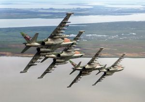 В Приморье авианаводчики навели штурмовики Су-25СМ на позиции условных террористов (Министерство обороны РФ)