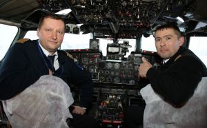 Пилот Олег Аркадьев выполнил свой первый полет в качестве командира (АК 