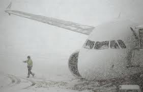 Отменный курс: снегопады оставили пассажиров 