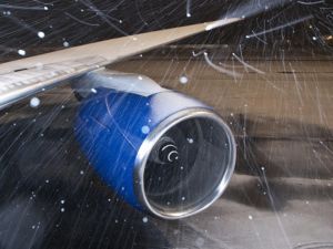 Внутренние авиарейсы на Камчатке отложены из-за циклона (ТАСС)