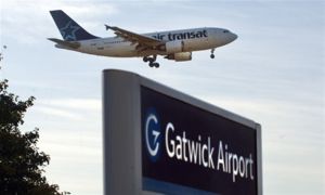 Работа аэропорта Гатвик нарушена из-за обнаружения бесхозной сумки (ТАСС)