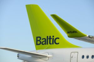 Авиакомпанию AirBaltic признали самой пунктуальной в Европе (РИА 