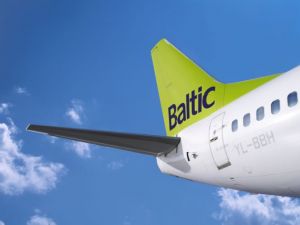 Самолет airBaltic Рига - Москва совершил экстренную посадку в Риге (Sputnik Латвия)