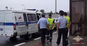 Восемь работников аэропорта Волгограда обворовывали багаж пассажиров: задержание попало на видео (Блокнот - Волгоград)