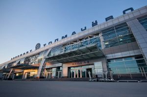 Игра на вылет: что происходит с иностранцами, оставшимися в российских аэропортах (Известия)