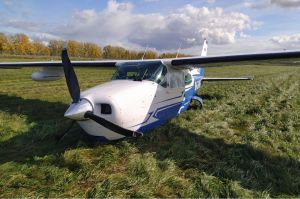 В Уфе без шасси совершил аварийную посадку самолет Cessna-210 (Башинформ)