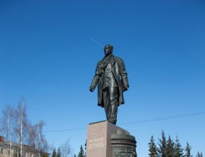 Первый QR-код в Рыбинске установлен на постаменте памятника П. Ф. Дерунову ( ПАО 