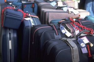 Прокуратура проверит информацию о ненадлежащей разгрузке багажа в аэропорту Екатеринбурга (ТАСС)