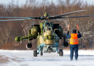 В Ленинградской области экипажи армейской авиации ЗВО нанесли ракетные удары по бронетехнике условного противника (Министерство обороны РФ)