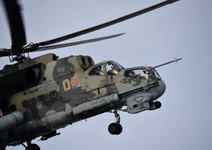 Экипажи вертолетов Ми-24П на учении в Свердловской области отработали полеты 