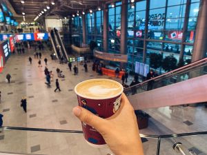 Сорок пять тысяч чашек кофе ежедневно выпивают пассажиры аэропорта Домодедово (Московский аэропорт "Домодедово")