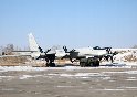 Авиационный полк стратегических ракетоносцев Ту-95мс дальней авиации отработал командирские полеты (Министерство обороны РФ)