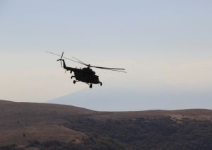 Экипажи армейской авиации ЮВО в Армении отработали прикрытие мотострелковых подразделений в высокогорье (Министерство обороны РФ)