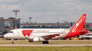 Пассажиры Домодедово на длинные выходные летят в Сочи и Анталью (Московский аэропорт 