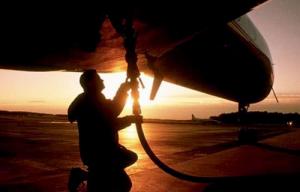 Кабмин РФ проанализирует потребности авиакомпаний в топливных компенсациях (ПРАЙМ)