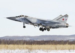 На Камчатке завершается перевод высотных истребителей-перехватчиков МиГ-31 истребительной авиации ТОФ на зимний режим эксплуатации (Министерство обороны РФ)