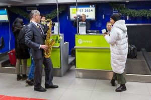 Аэропорт Томск обслужил рекордного 700 000-го пассажира с начала года! (ООО 
