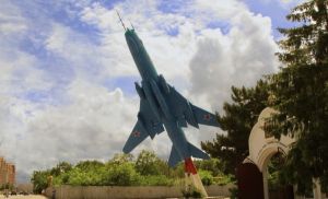 Курсантки Краснодарского авиаучилища могут стать летчиками-истребителями (Телеканал 