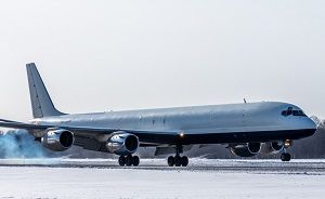 Хроника дня: самолет Douglas DC-8 впервые на Сахалине (АО 